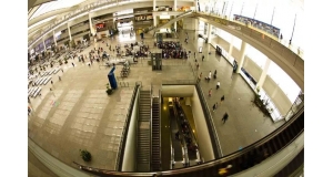 垂直交通革命：现代电梯工程的智慧跃迁